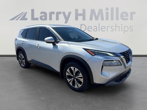 Used 2023 Nissan Rogue SV w/ SV Premium B Package FWD image 7