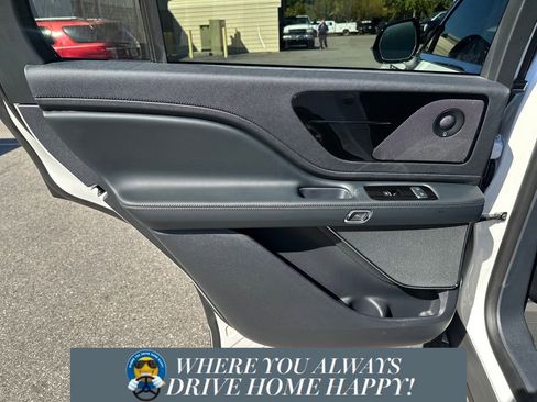 New 2026 Lincoln Aviator 2WD image 25