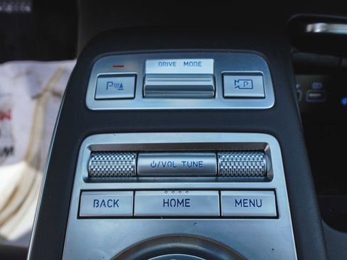 Used 2025 Genesis GV70 2.5T image 29