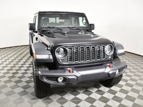 Used 2026 Jeep Gladiator Rubicon AWD/4WD image 3