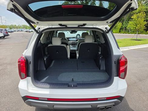 Used 2025 Hyundai Palisade Limited FWD image 14
