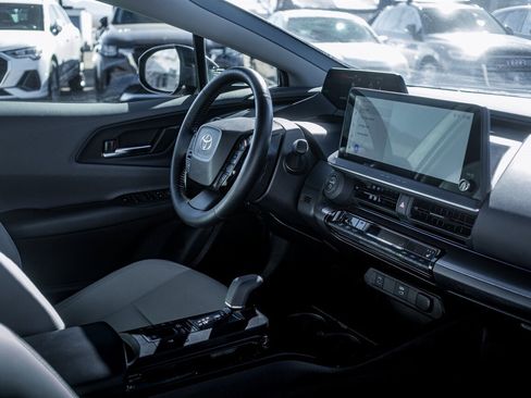 Used 2024 Toyota Prius XLE image 40