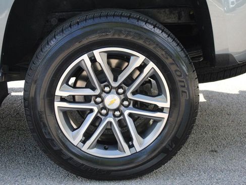 Used 2022 Chevrolet Colorado LT w/ Luxury Package RWD image 35