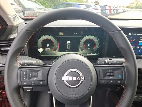 Used 2026 Nissan Kicks SR w/ Cold Weather Package image 9