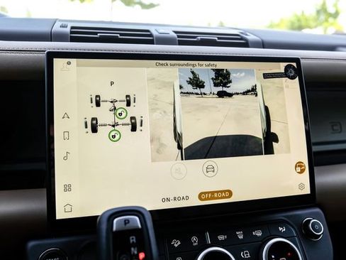 New 2026 Land Rover Defender 110 V8 AWD/4WD image 28