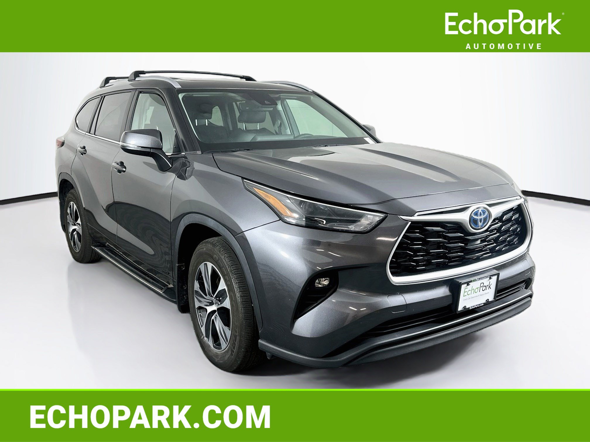 Used 2024 Toyota Highlander XLE AWD/4WD image 1