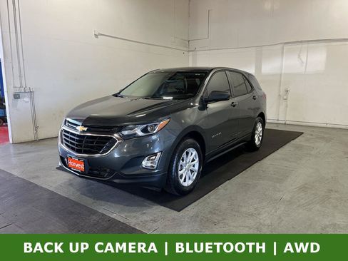 Used 2020 Chevrolet Equinox LS w/ LS Convenience Package AWD/4WD image 1