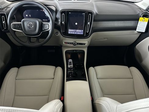 New 2026 Volvo XC40 B5 Ultra image 12