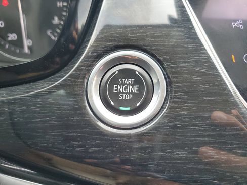 Used 2020 Cadillac XT6 Premium Luxury FWD image 22