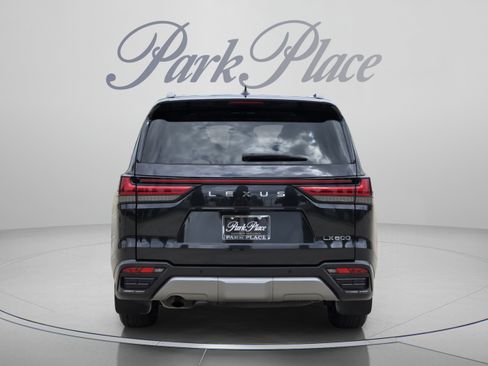 Used 2023 Lexus LX 600 4WD w/ Appearance Package image 4