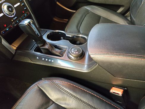 Used 2016 Ford Explorer Sport image 26