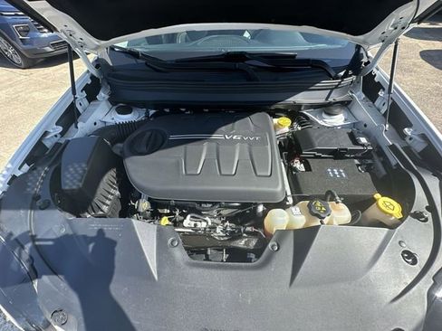 Used 2019 Jeep Cherokee Limited w/ Luxury Group AWD/4WD image 33