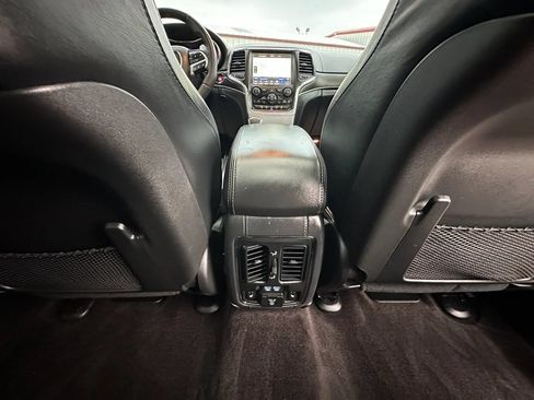 Used 2018 Jeep Grand Cherokee SRT AWD/4WD image 15
