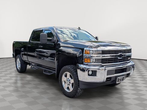 Used 2015 Chevrolet Silverado 2500 LT w/ LT Convenience Package AWD/4WD image 7