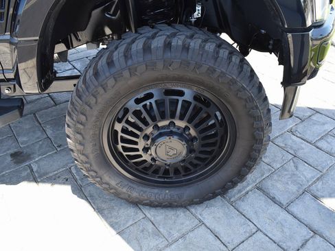 Used 2025 Ford F450 Lariat w/ FX4 Off-Road Package image 5