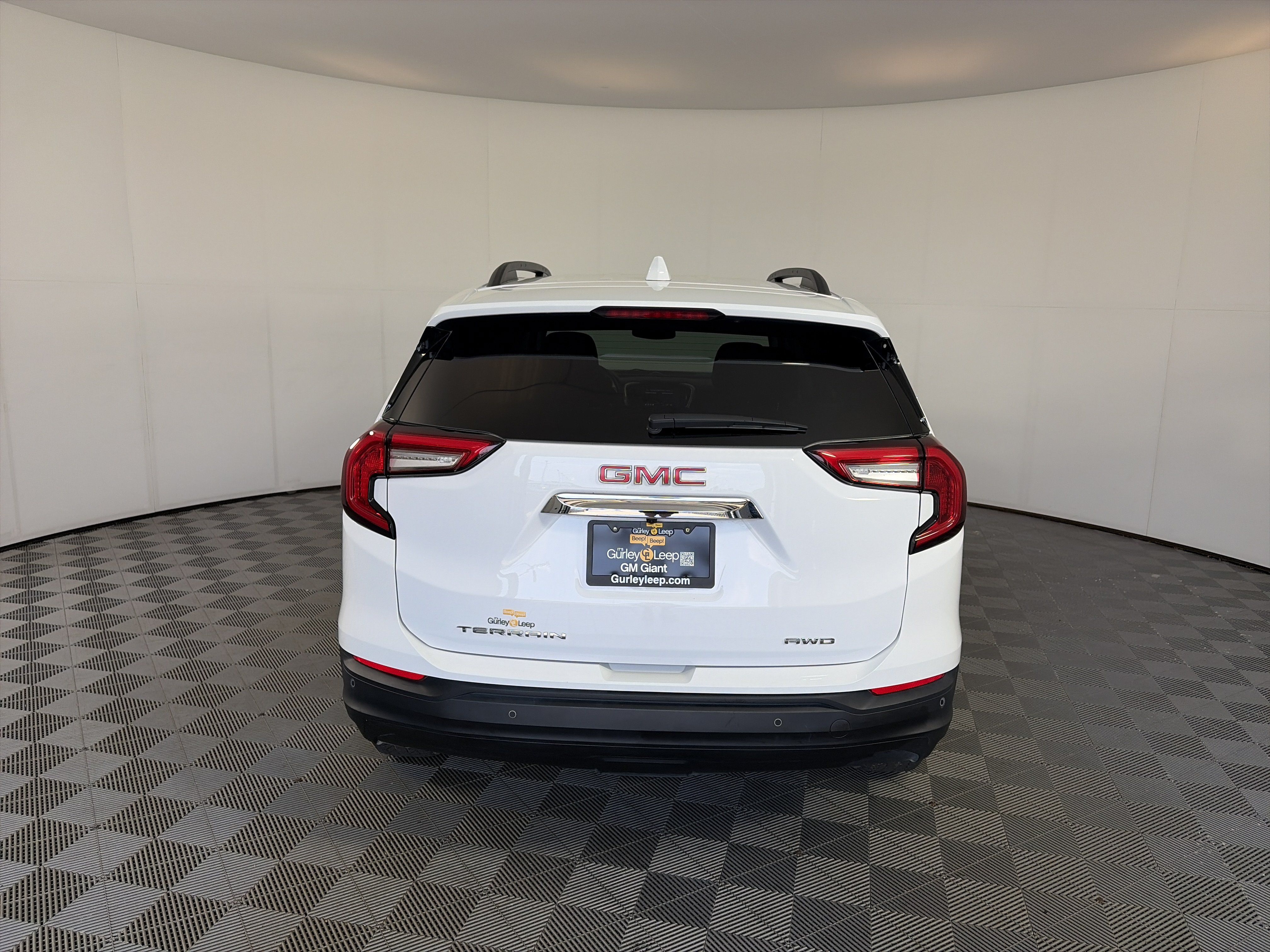 Certified 2024 GMC Terrain SLE w/ Driver Convenience Package AWD/4WD image 6