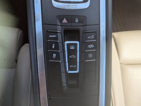 Used 2017 Porsche 911 Carrera S image 34