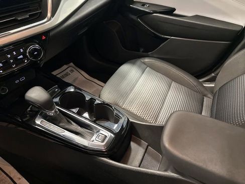 Used 2025 Chevrolet Trax LT w/ LT Convenience Package image 25