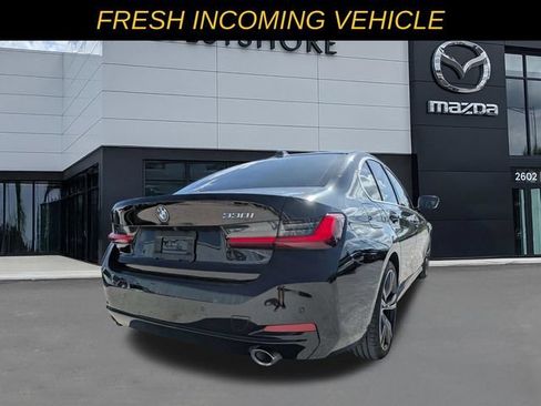 Used 2024 BMW 330i Sedan w/ Convenience Package RWD image 3