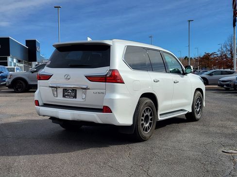 Used 2016 Lexus LX 570 4WD image 4