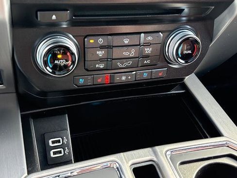 Used 2018 Ford F150 Platinum w/ Equipment Group 701A Luxury image 15