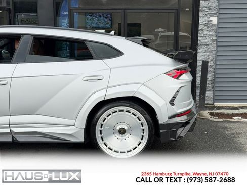 Used 2021 Lamborghini Urus AWD/4WD image 10