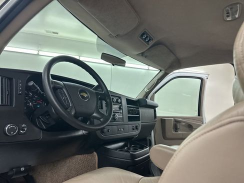 Used 2011 Chevrolet Express 1500 image 38