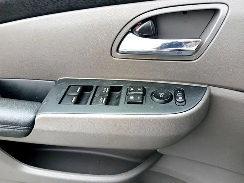Used 2015 Honda Odyssey EX image 17