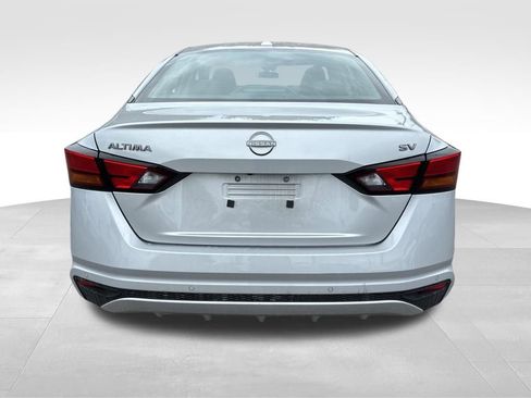 Used 2024 Nissan Altima 2.5 SV FWD image 4