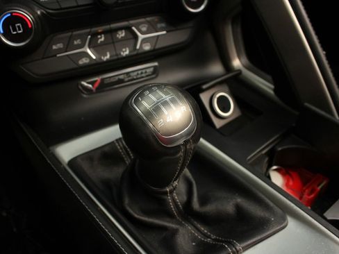 Used 2017 Chevrolet Corvette Stingray Coupe w/ 1LT RWD image 30
