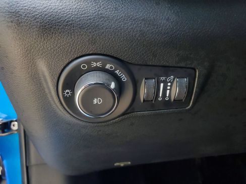 Used 2025 Jeep Compass Limited AWD/4WD image 14