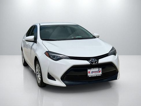 Used 2019 Toyota Corolla LE FWD image 2