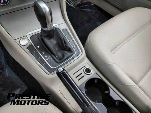 Used 2017 Volkswagen Golf Wolfsburg Edition FWD image 19