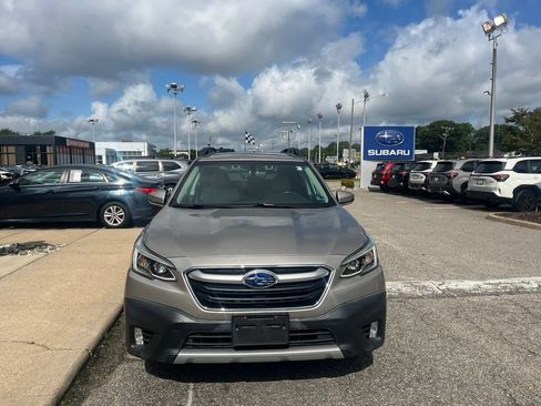 Used 2020 Subaru Outback Limited AWD/4WD image 8