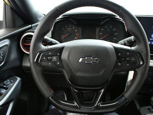 Certified 2024 Chevrolet Trax RS w/ Sunroof Package FWD image 13