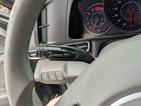 Used 2023 Hyundai Elantra SEL image 32