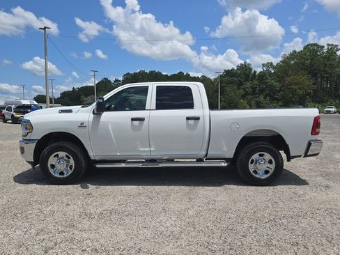 Used 2024 RAM 3500 Tradesman w/ Chrome Appearance Group AWD/4WD image 6