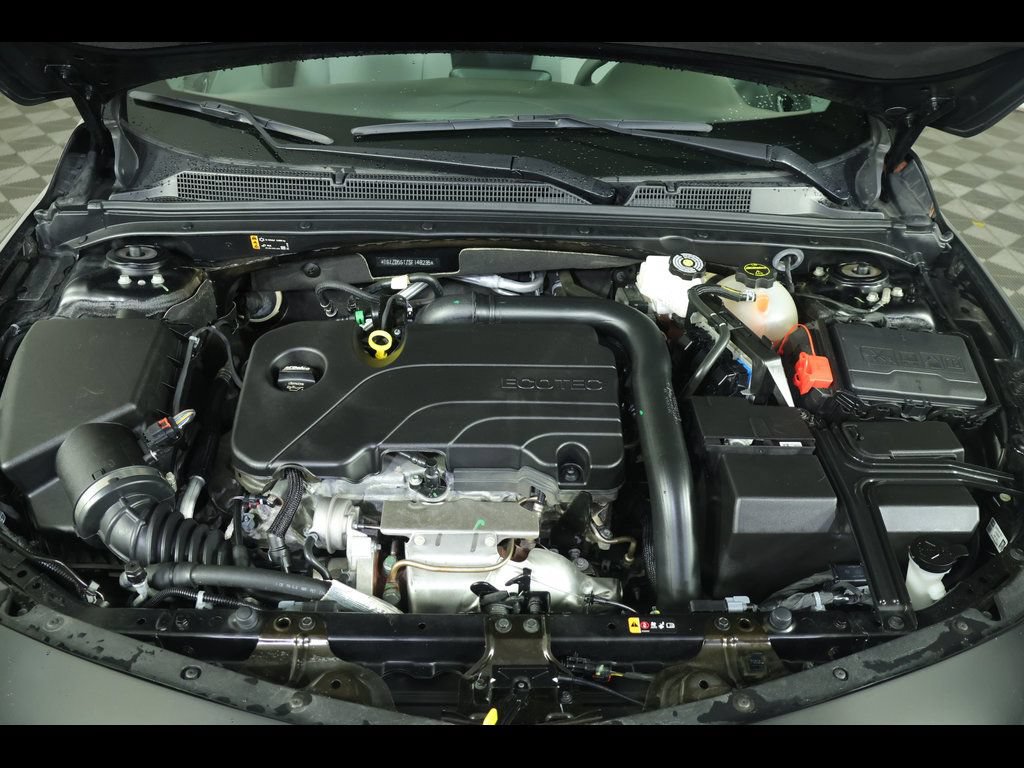 Used 2025 Chevrolet Malibu LT FWD image 17