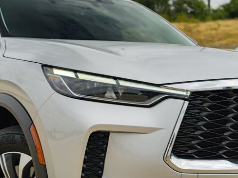 Certified 2023 INFINITI QX60 Pure FWD image 3