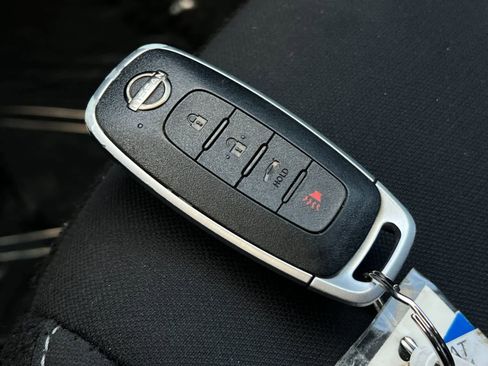 Used 2024 Nissan Sentra SV FWD image 28
