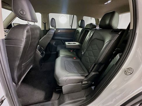 Used 2025 Volkswagen Atlas SE image 29