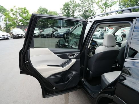 Used 2020 Subaru Forester Premium AWD/4WD image 28