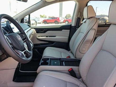 New 2026 Honda Odyssey Touring image 11