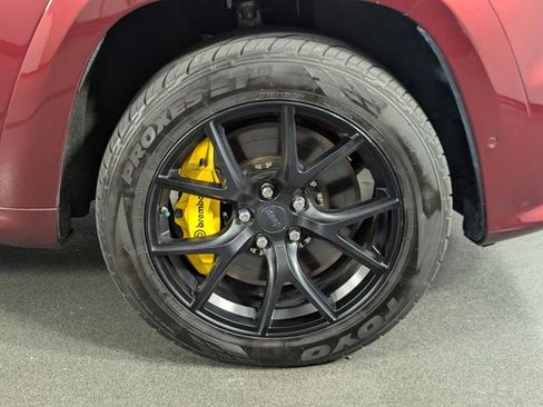 Used 2018 Jeep Grand Cherokee Trackhawk AWD/4WD image 13