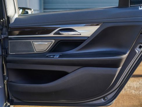 Used 2022 BMW 740i xDrive w/ Premium Package image 30