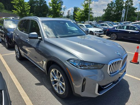 New 2026 BMW X5 xDrive50e w/ Premium Package AWD/4WD image 1