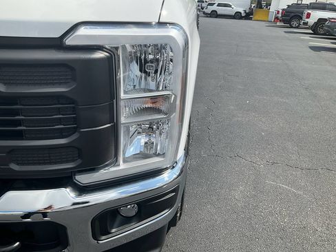 New 2026 Ford F250 XL AWD/4WD image 9