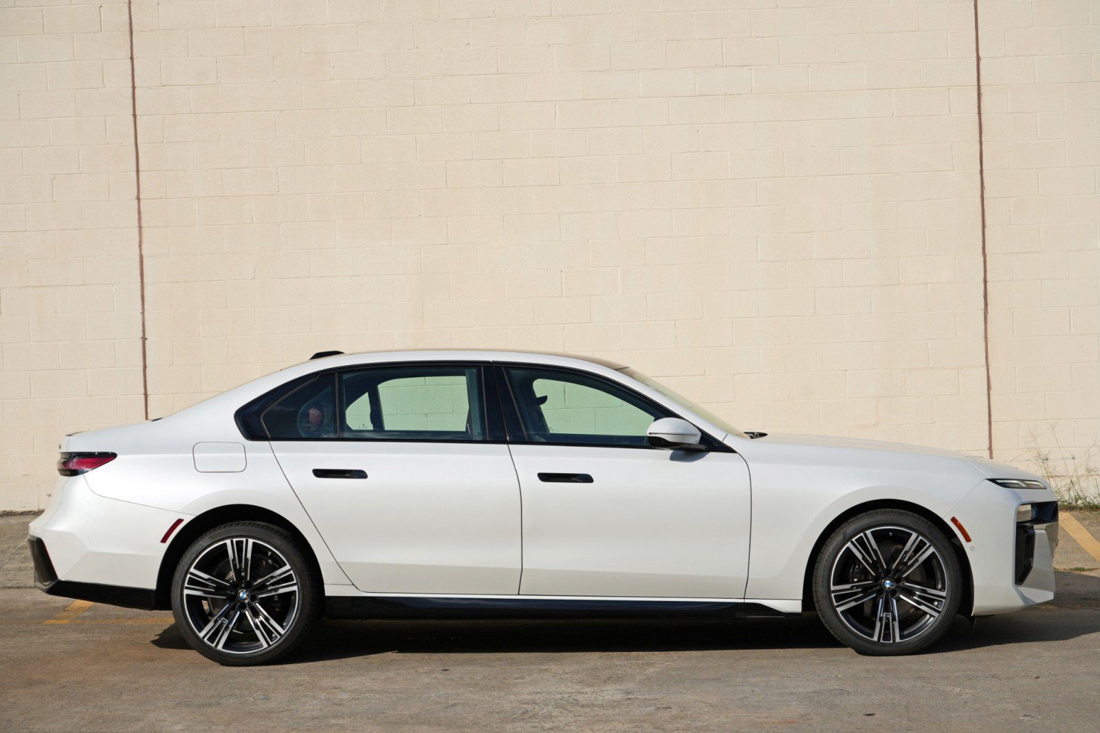 Used 2023 BMW 740i w/ Parking Assistance Package RWD image 64