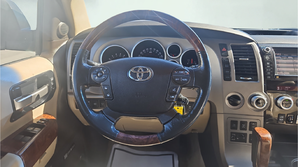 Used 2010 Toyota Sequoia Platinum AWD/4WD image 15