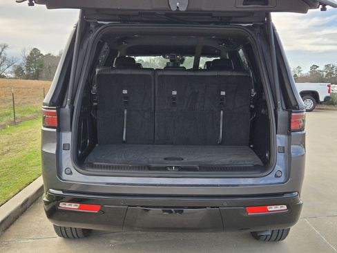 New 2025 Jeep Wagoneer Series II w/ Convenience Group I image 6